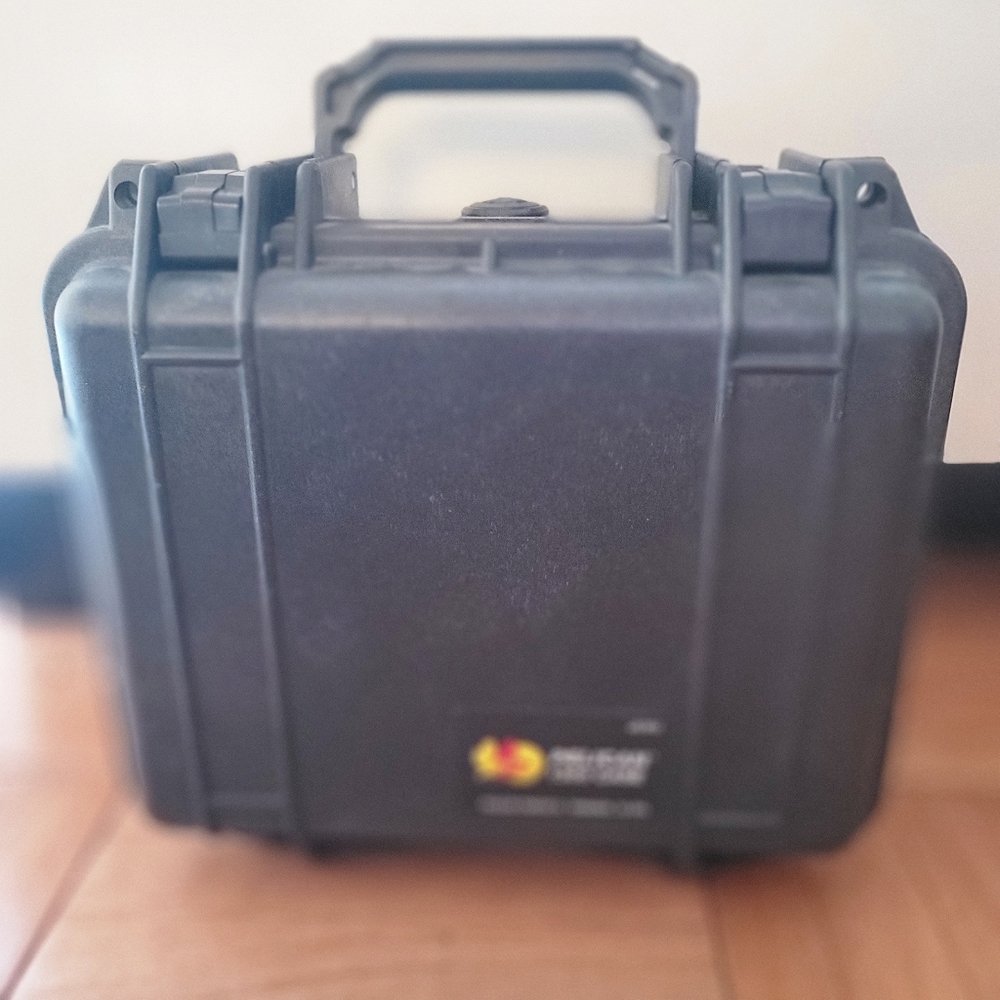 Pelican 1400 hard case with foam